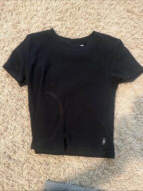 Aritzia TNA ribbed baby tee